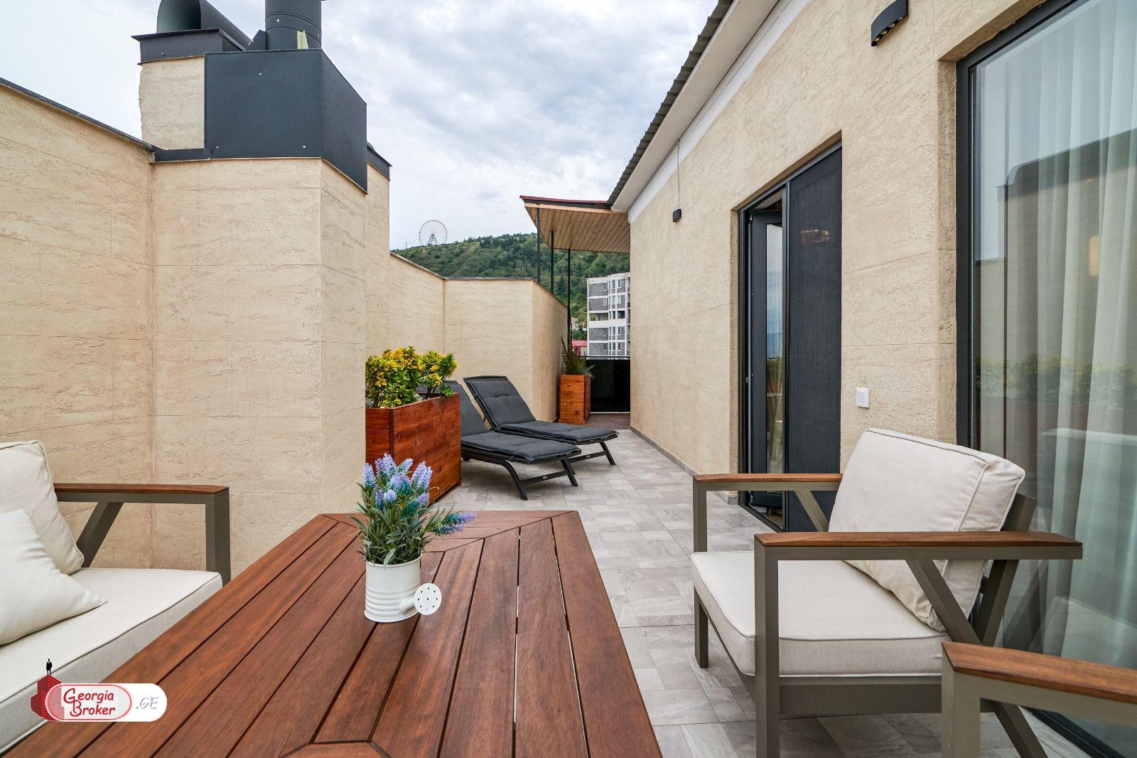 იყიდება ახალი გარემონტებული 6 ოთახიანი ბინა შატბერაშვილის ქუჩაზე